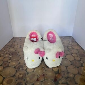 Hello Kitty Womens Slippers Size 7-8/New